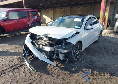 2019 Mercedes-Benz A 220 4Matic z USA, uszkodzony, nr VIN WDD3G4FB9KW024487